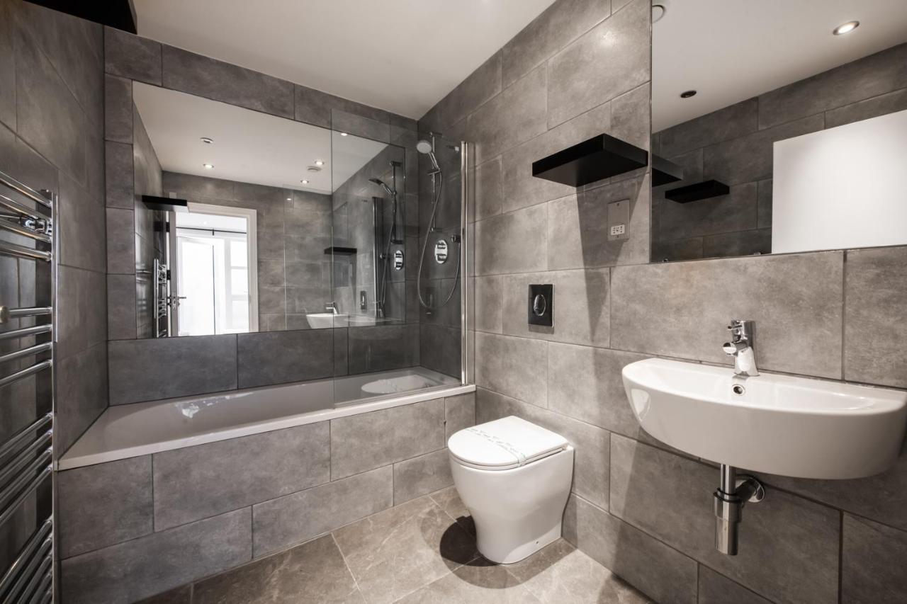 2 Bed Flat In Clapham Common * Londra